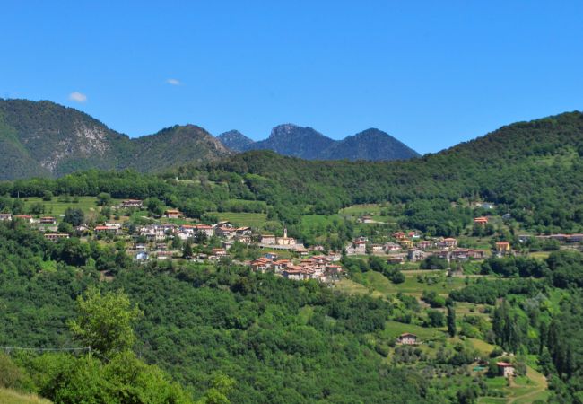 Appartamento a Tignale - Rustico Massimo - Theater Home, con vista panoramica Appartamento a Tignale - Rustico Massimo - Theater Home, con vista panoramica