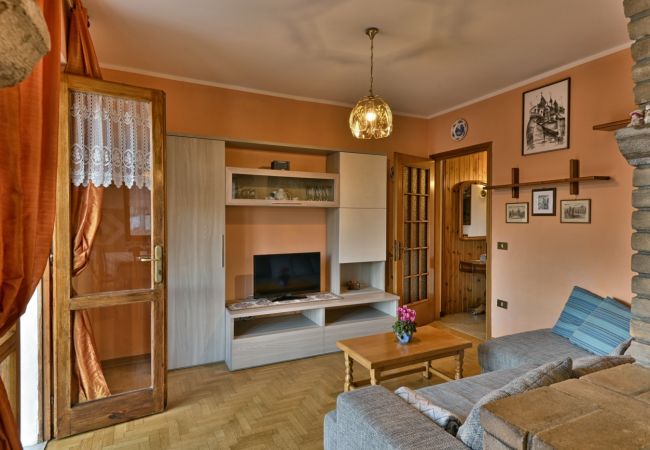 Appartamento a Tignale - Rustico Massimo - Theater Home, con vista panoramica Appartamento a Tignale - Rustico Massimo - Theater Home, con vista panoramica