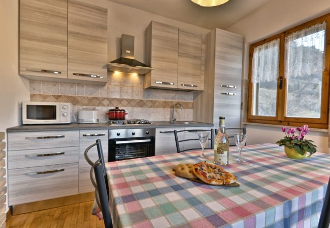 Appartamento a Tignale - Rustico Massimo - Theater Home, con vista panoramica Appartamento a Tignale - Rustico Massimo - Theater Home, con vista panoramica