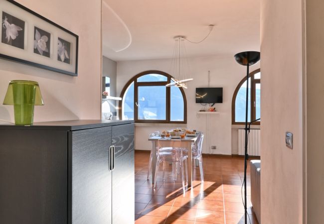 Appartamento a Tignale - Armonia - Theater Home, con due posti auto e bellissima vista lag Appartamento a Tignale - Armonia - Theater Home, con due posti auto e bellissima vista lag