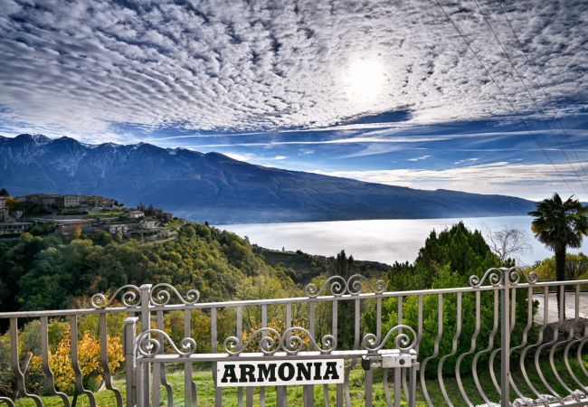 Appartamento a Tignale - Armonia - Theater Home, con due posti auto e bellissima vista lag Appartamento a Tignale - Armonia - Theater Home, con due posti auto e bellissima vista lag