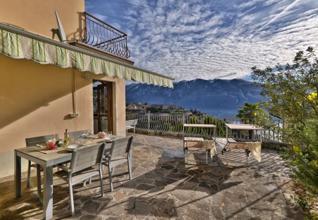 Appartamento a Tignale - Armonia - Theater Home, con due posti auto e bellissima vista lag Appartamento a Tignale - Armonia - Theater Home, con due posti auto e bellissima vista lag