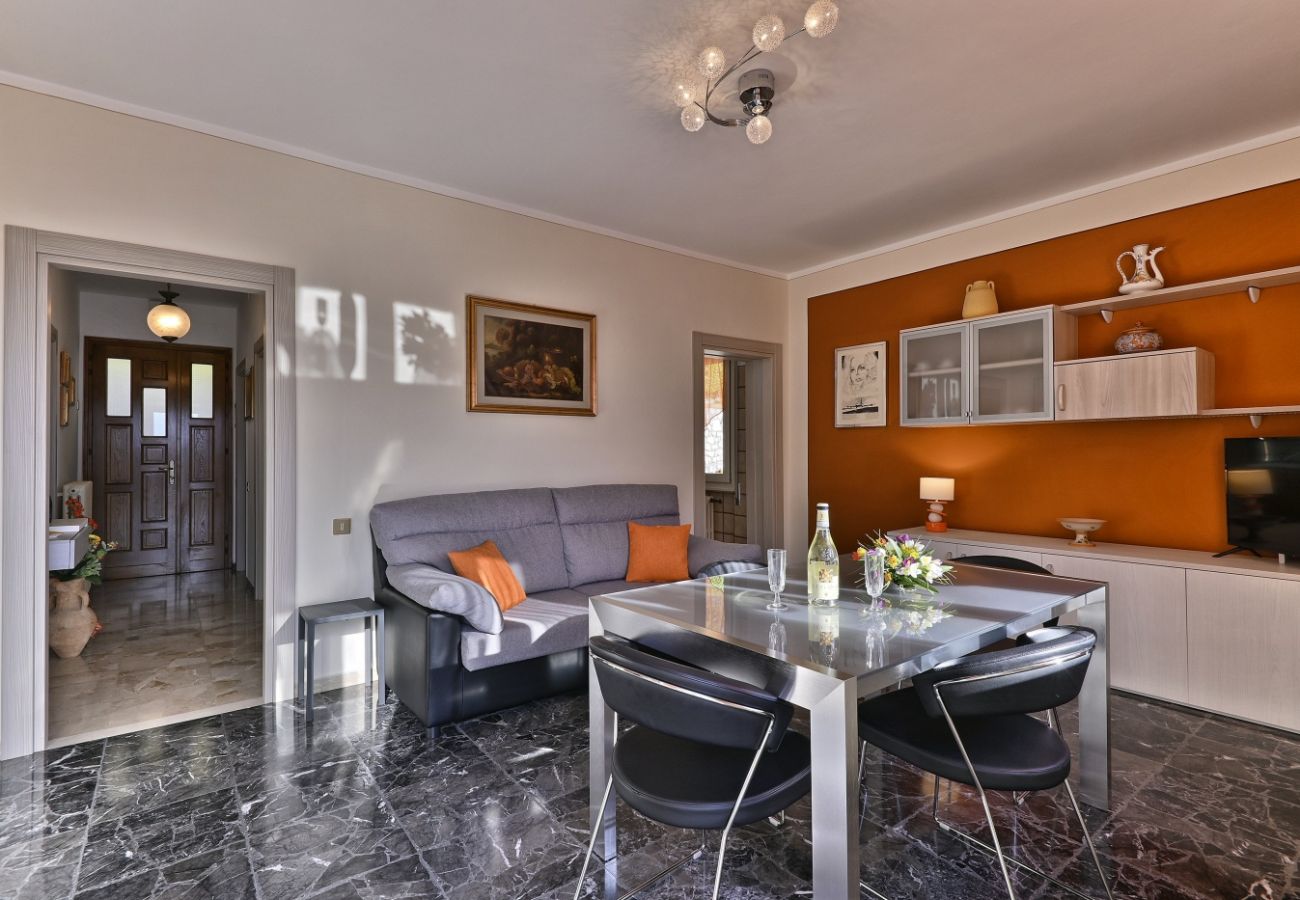 Appartamento a Tignale - Villa Margherita - Theater Home, appartamento con vista lago mozzafiato Appartamento a Tignale - Villa Margherita - Theater Home, appartamento con vista lago mozzafiato