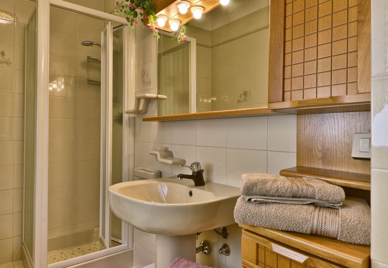 Appartamento a Tignale - Villa Margherita - Theater Home, appartamento con vista lago mozzafiato Appartamento a Tignale - Villa Margherita - Theater Home, appartamento con vista lago mozzafiato