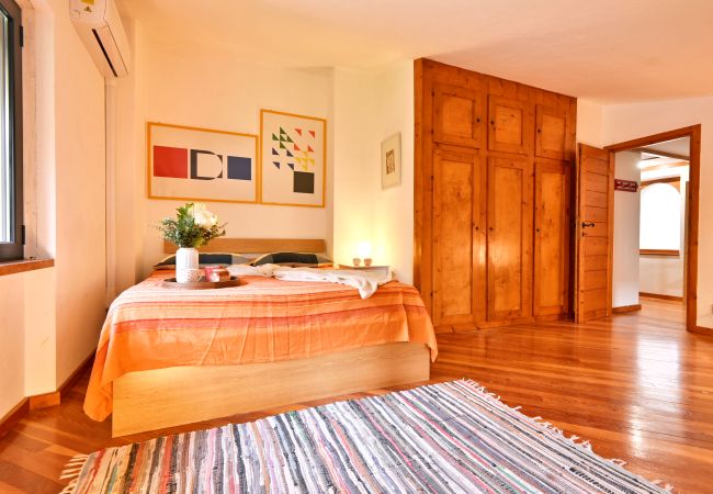 Appartamento a Toscolano-Maderno - Rustico Cecina by Theater Home, con ampio giardino recintato Appartamento a Toscolano-Maderno - Rustico Cecina by Theater Home, con ampio giardino recintato