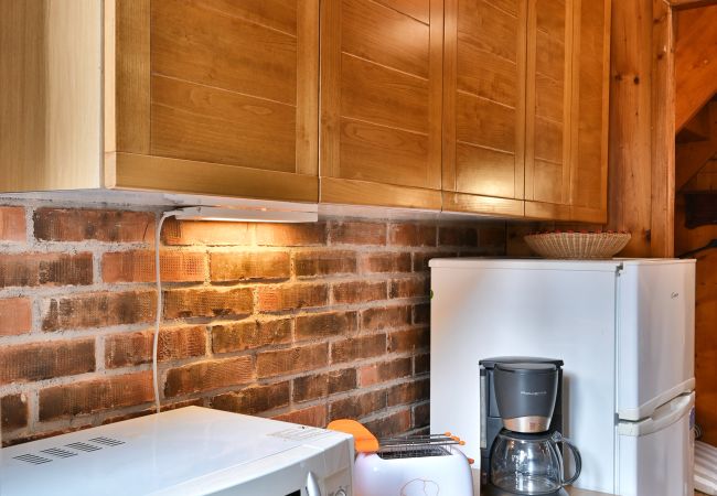 Appartamento a Toscolano-Maderno - Rustico Cecina by Theater Home, con ampio giardino recintato Appartamento a Toscolano-Maderno - Rustico Cecina by Theater Home, con ampio giardino recintato