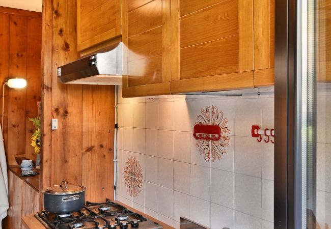 Appartamento a Toscolano-Maderno - Rustico Cecina by Theater Home, con ampio giardino recintato Appartamento a Toscolano-Maderno - Rustico Cecina by Theater Home, con ampio giardino recintato