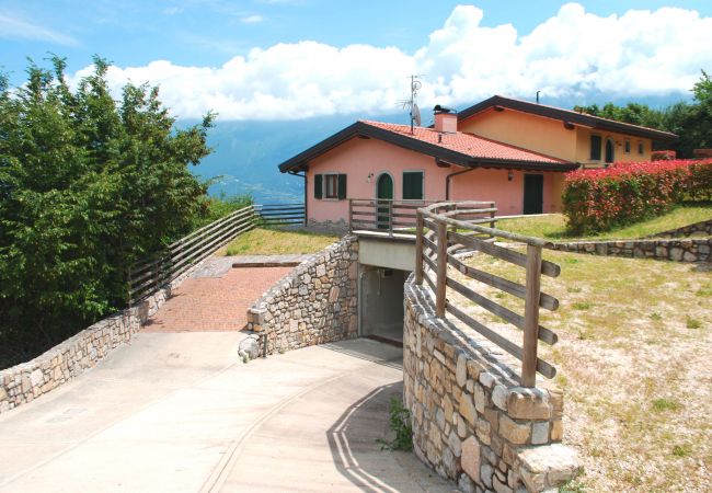 Villa a Tignale - Villa Sole - Theater Home, con garage e spettacolare vista lago Villa a Tignale - Villa Sole - Theater Home, con garage e spettacolare vista lago