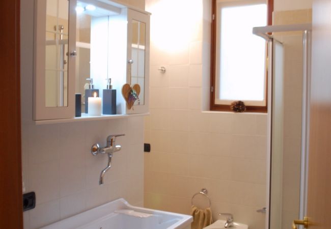 Villa a Tignale - Villa Sole - Theater Home, con garage e spettacolare vista lago Villa a Tignale - Villa Sole - Theater Home, con garage e spettacolare vista lago