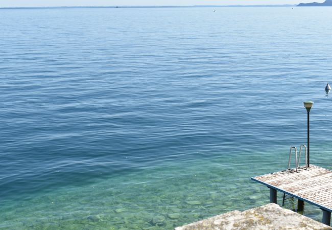 Appartamento a Toscolano-Maderno - Marierose by Theater Home, direttamente a lago  Appartamento a Toscolano-Maderno - Marierose by Theater Home, direttamente a lago