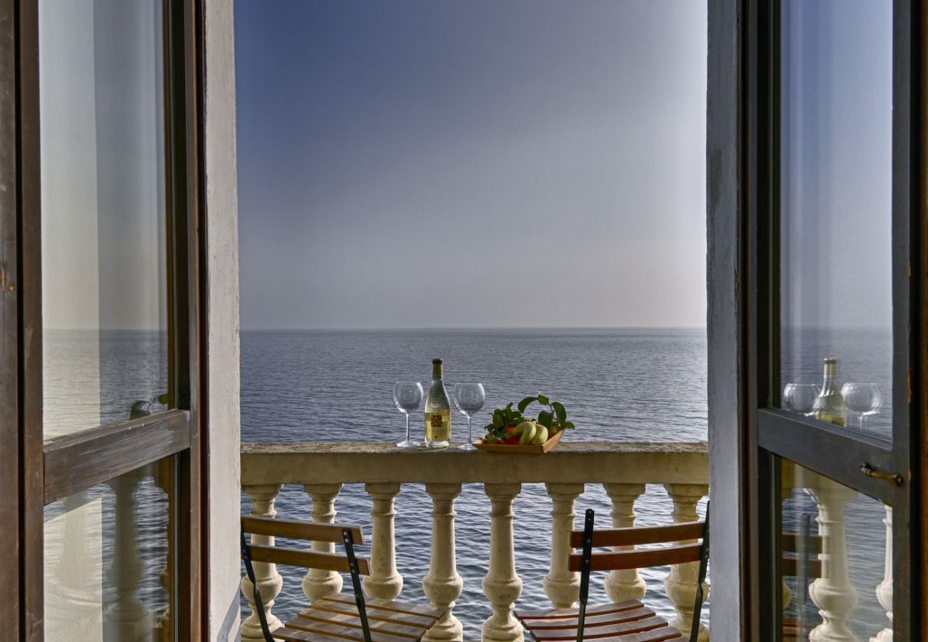 Appartamento a Toscolano-Maderno - Marierose by Theater Home, direttamente a lago 