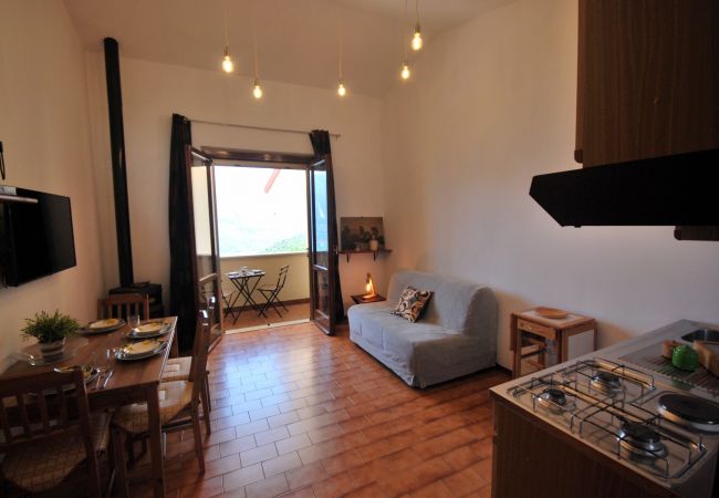 Appartamento a Tignale - Nadia - Theater Home, con giardino e stupenda vista lago Appartamento a Tignale - Nadia - Theater Home, con giardino e stupenda vista lago