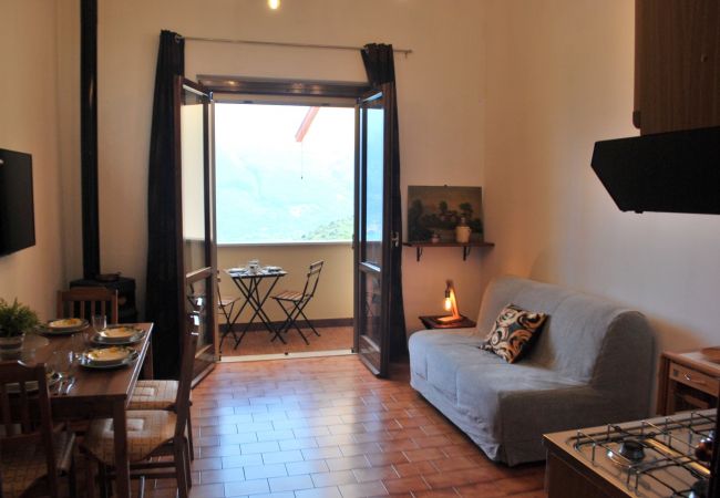 Appartamento a Tignale - Nadia - Theater Home, con giardino e stupenda vista lago Appartamento a Tignale - Nadia - Theater Home, con giardino e stupenda vista lago