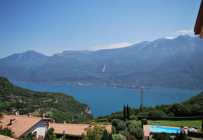 Appartamento a Tignale - Nadia - Theater Home, con giardino e stupenda vista lago Appartamento a Tignale - Nadia - Theater Home, con giardino e stupenda vista lago