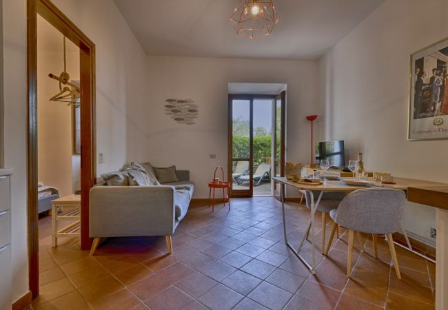 Appartamento a Toscolano-Maderno - Marieclaire by Theater Home, direttamente a lago Appartamento a Toscolano-Maderno - Marieclaire by Theater Home, direttamente a lago