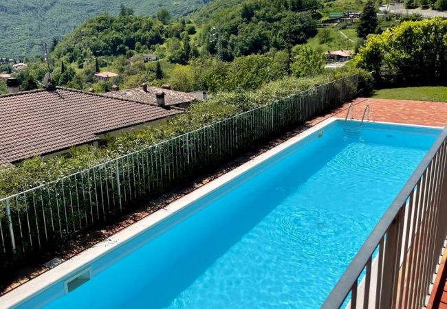 Appartamento a Tignale - Flair - Theater Home, con piscina e stupenda vista lago Appartamento a Tignale - Flair - Theater Home, con piscina e stupenda vista lago