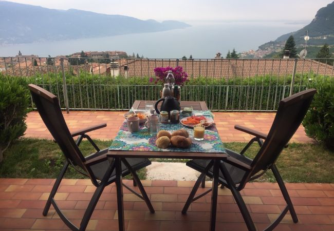 Appartamento a Tignale - Flair - Theater Home, con piscina e stupenda vista lago Appartamento a Tignale - Flair - Theater Home, con piscina e stupenda vista lago