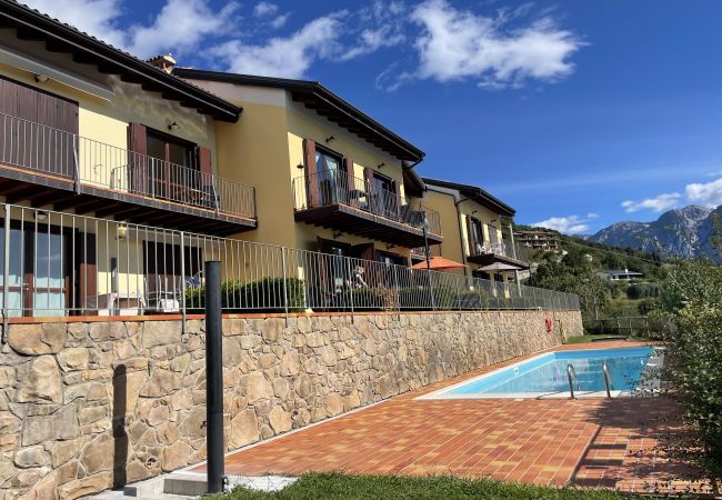 Appartamento a Tignale - Flair - Theater Home, con piscina e stupenda vista lago Appartamento a Tignale - Flair - Theater Home, con piscina e stupenda vista lago