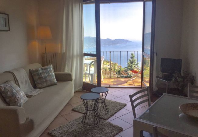 Appartamento a Tignale -  Francesco - Theater Home, con piscina e stupenda vista lago Appartamento a Tignale -  Francesco - Theater Home, con piscina e stupenda vista lago