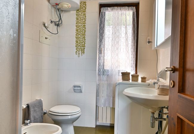 Appartamento a Tignale - Lina's Home - Theater Home, con terrazzo e vista lago Appartamento a Tignale - Lina's Home - Theater Home, con terrazzo e vista lago