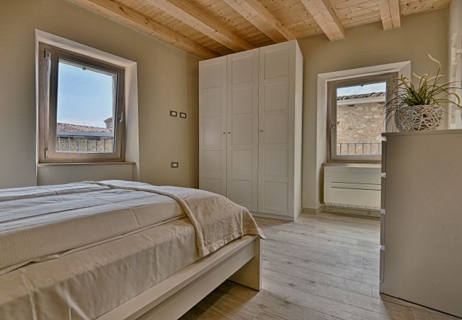 Appartamento a Tignale - Sole - Theater Home, in centro storico Appartamento a Tignale - Sole - Theater Home, in centro storico