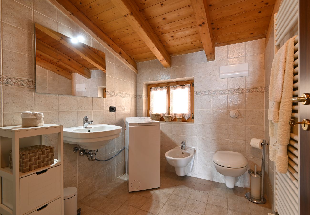 Appartamento a Tignale - Appartamento Maja - Theater Home, con stupenda vista lago Appartamento a Tignale - Appartamento Maja - Theater Home, con stupenda vista lago