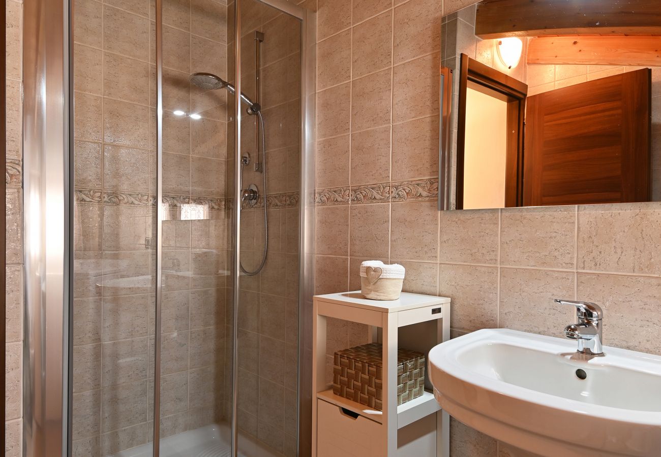 Appartamento a Tignale - Appartamento Maja - Theater Home, con stupenda vista lago Appartamento a Tignale - Appartamento Maja - Theater Home, con stupenda vista lago