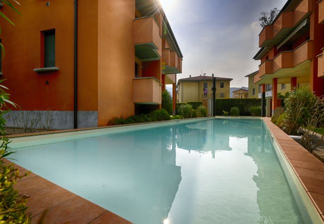  a Salò - Caroni Home, Theater Home - con piscina e a pochi passi dal centro di Salò