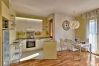 Appartamento a Salò - Caroni Home, Theater Home - con piscina e a pochi passi dal centro di Salò Appartamento a Salò - Caroni Home, Theater Home - con piscina e a pochi passi dal centro di Salò