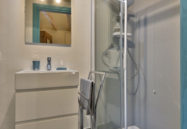 Casa a Tignale - Rustico Balòt 21 - Theater Home, con piscina e vista lago Casa a Tignale - Rustico Balòt 21 - Theater Home, con piscina e vista lago