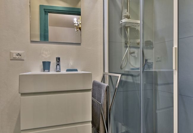 Casa a Tignale - Rustico Balòt 21 - Theater Home, con piscina e vista lago Casa a Tignale - Rustico Balòt 21 - Theater Home, con piscina e vista lago