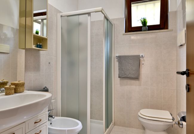 Appartamento a Tignale - Casa Ledio by Theater Home - con bellissima vista lago Appartamento a Tignale - Casa Ledio by Theater Home - con bellissima vista lago