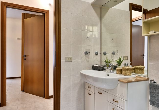 Appartamento a Tignale - Casa Ledio by Theater Home - con bellissima vista lago Appartamento a Tignale - Casa Ledio by Theater Home - con bellissima vista lago