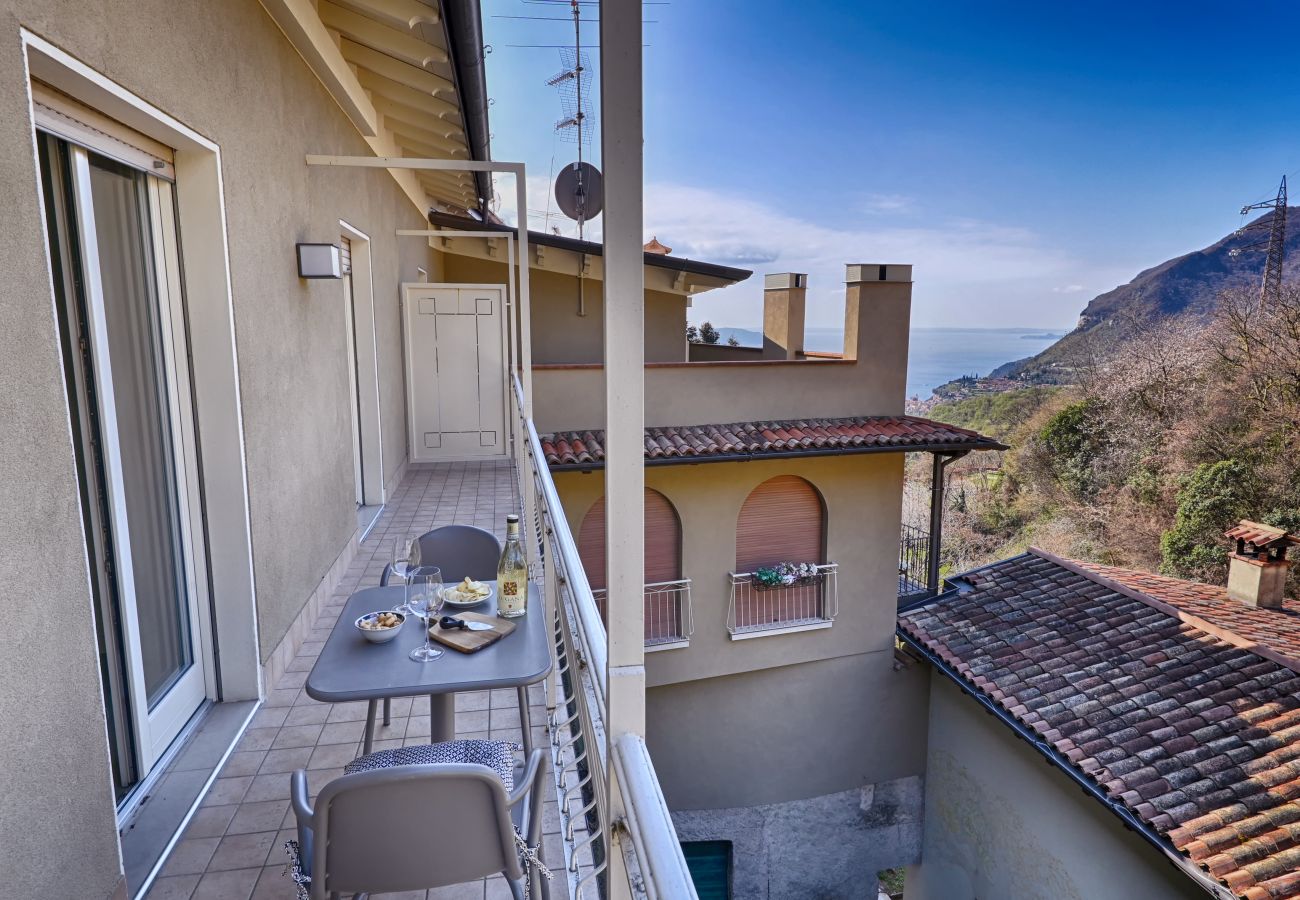 Appartamento a Tignale - Appartamento Billy by Theater Home - con parziale vista lago e garage Appartamento a Tignale - Appartamento Billy by Theater Home - con parziale vista lago e garage