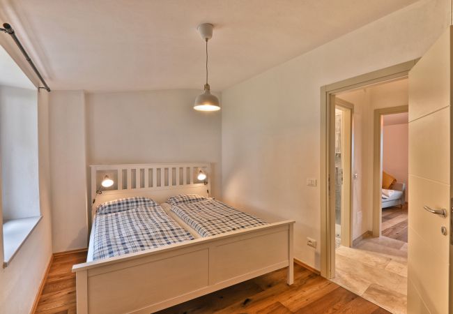 Appartamento a Gargnano - Casa Greta by Theater Home - nel centro storico di Muslone Appartamento a Gargnano - Casa Greta by Theater Home - nel centro storico di Muslone