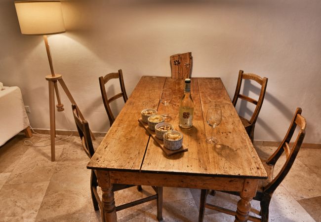 Appartamento a Gargnano - Casa Greta by Theater Home - nel centro storico di Muslone Appartamento a Gargnano - Casa Greta by Theater Home - nel centro storico di Muslone