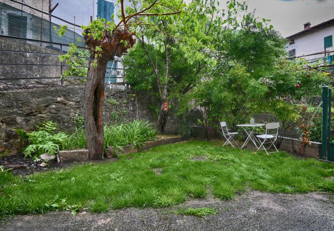 Appartamento a Gargnano - Casa Greta by Theater Home - nel centro storico di Muslone Appartamento a Gargnano - Casa Greta by Theater Home - nel centro storico di Muslone