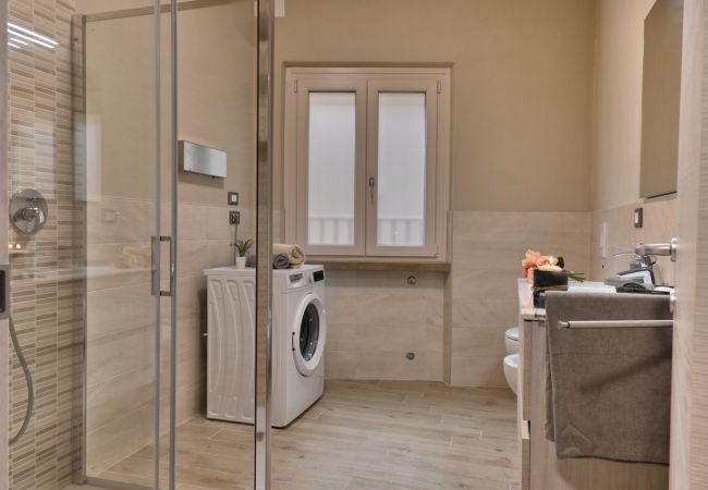 Appartamento a Tignale - Appartamento Stella by Theater Home - con ampio terrazzo e parziale vista lago Appartamento a Tignale - Appartamento Stella by Theater Home - con ampio terrazzo e parziale vista lago