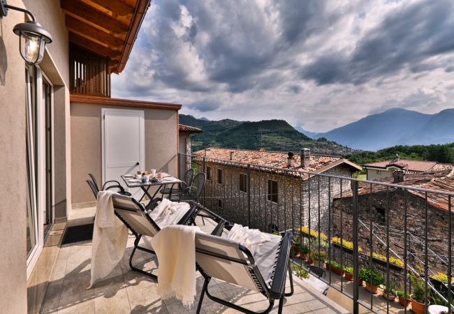 Appartamento a Tignale - Appartamento Lucia by Theater Home - con ampio balcone e vista panoramica Appartamento a Tignale - Appartamento Lucia by Theater Home - con ampio balcone e vista panoramica