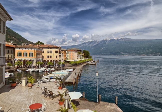 Appartamento a Gargnano - Panorama al Porto by Theater Home - al porto di Gargnano con stupenda vista lago Appartamento a Gargnano - Panorama al Porto by Theater Home - al porto di Gargnano con stupenda vista lago