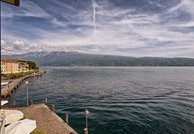 Appartamento a Gargnano - Panorama al Porto by Theater Home - al porto di Gargnano con stupenda vista lago Appartamento a Gargnano - Panorama al Porto by Theater Home - al porto di Gargnano con stupenda vista lago