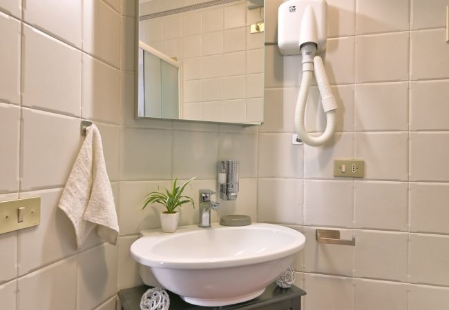 Appartamento a Gargnano - Panorama al Porto by Theater Home - al porto di Gargnano con stupenda vista lago Appartamento a Gargnano - Panorama al Porto by Theater Home - al porto di Gargnano con stupenda vista lago