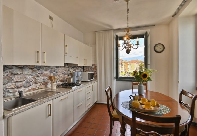 Appartamento a Gargnano - Panorama al Porto by Theater Home - al porto di Gargnano con stupenda vista lago Appartamento a Gargnano - Panorama al Porto by Theater Home - al porto di Gargnano con stupenda vista lago