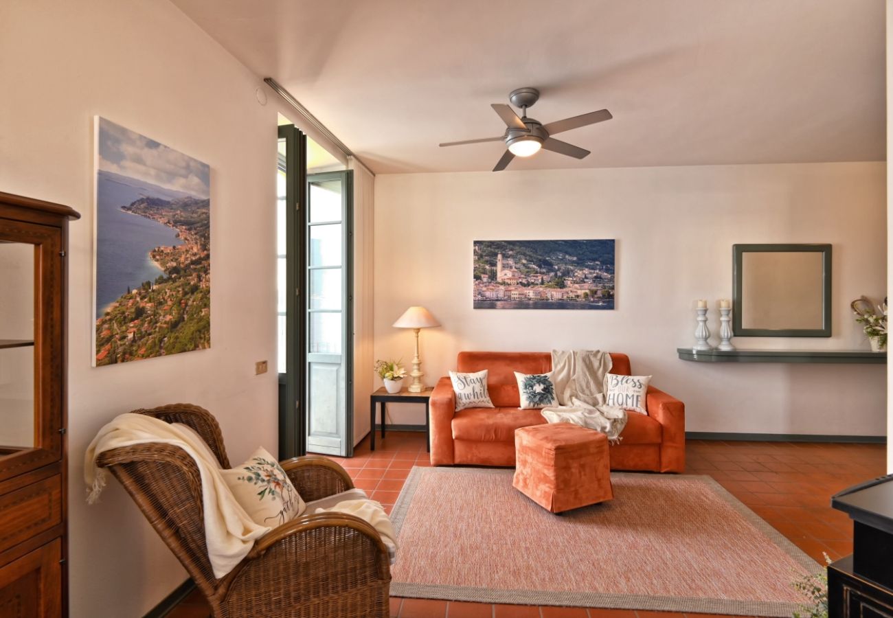 Appartamento a Gargnano - Panorama al Porto by Theater Home - al porto di Gargnano con stupenda vista lago Appartamento a Gargnano - Panorama al Porto by Theater Home - al porto di Gargnano con stupenda vista lago