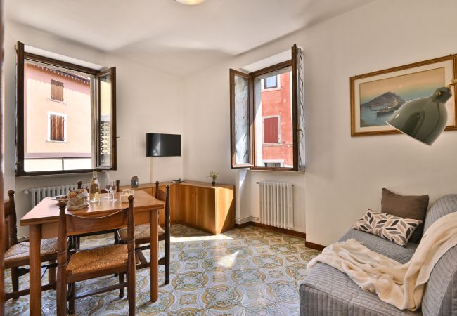 Appartamento a Gargnano - La Casa del Vento - Appartamento Lago by Theater Home Appartamento a Gargnano - La Casa del Vento - Appartamento Lago by Theater Home