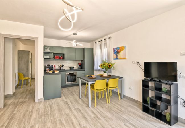 Appartamento a Tignale - Il Girasole by Theater Home - vicino al centro con ampio giardino Appartamento a Tignale - Il Girasole by Theater Home - vicino al centro con ampio giardino