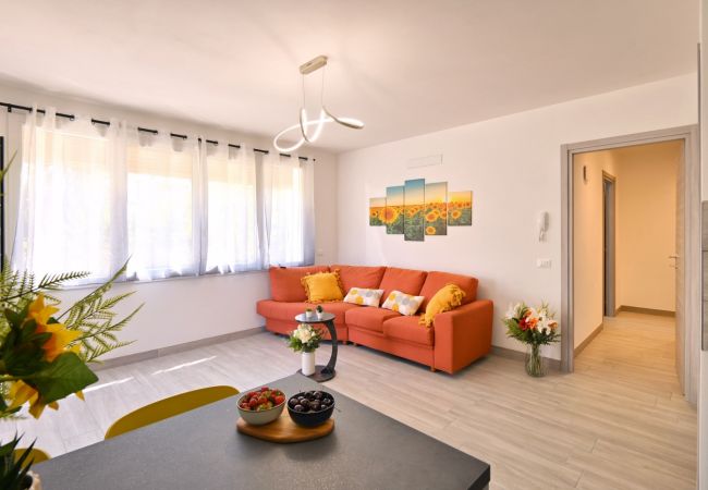 Appartamento a Tignale - Il Girasole by Theater Home - vicino al centro con ampio giardino Appartamento a Tignale - Il Girasole by Theater Home - vicino al centro con ampio giardino