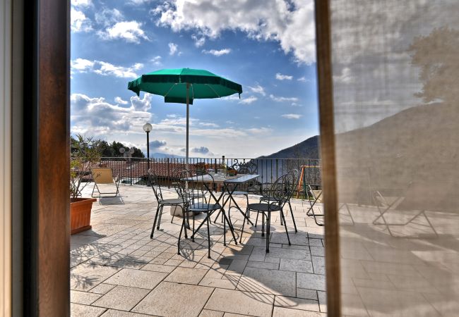 Appartamento a Tignale - Appartamento 17 by Theater Home - immerso nella natura e con piscina Appartamento a Tignale - Appartamento 17 by Theater Home - immerso nella natura e con piscina