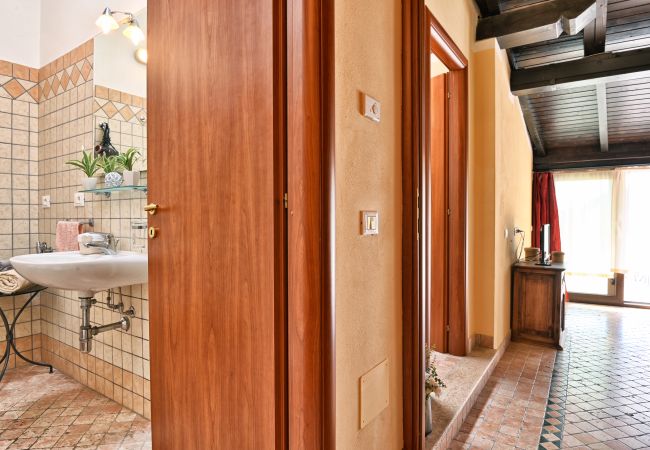 Appartamento a Tignale - Appartamento 17 by Theater Home - immerso nella natura e con piscina Appartamento a Tignale - Appartamento 17 by Theater Home - immerso nella natura e con piscina