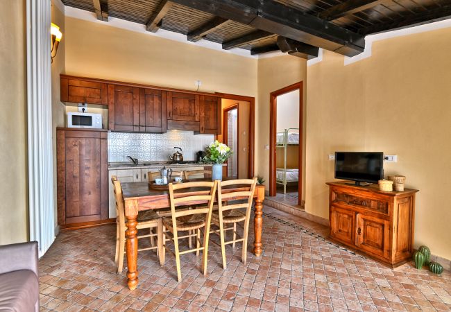 Appartamento a Tignale - Appartamento 17 by Theater Home - immerso nella natura e con piscina Appartamento a Tignale - Appartamento 17 by Theater Home - immerso nella natura e con piscina